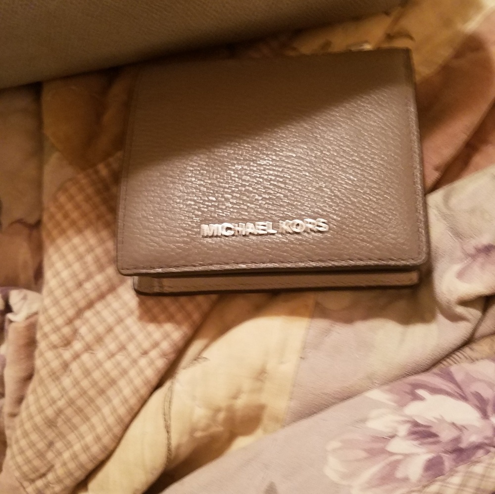 Michael Kors crossbody purse w matching wallet